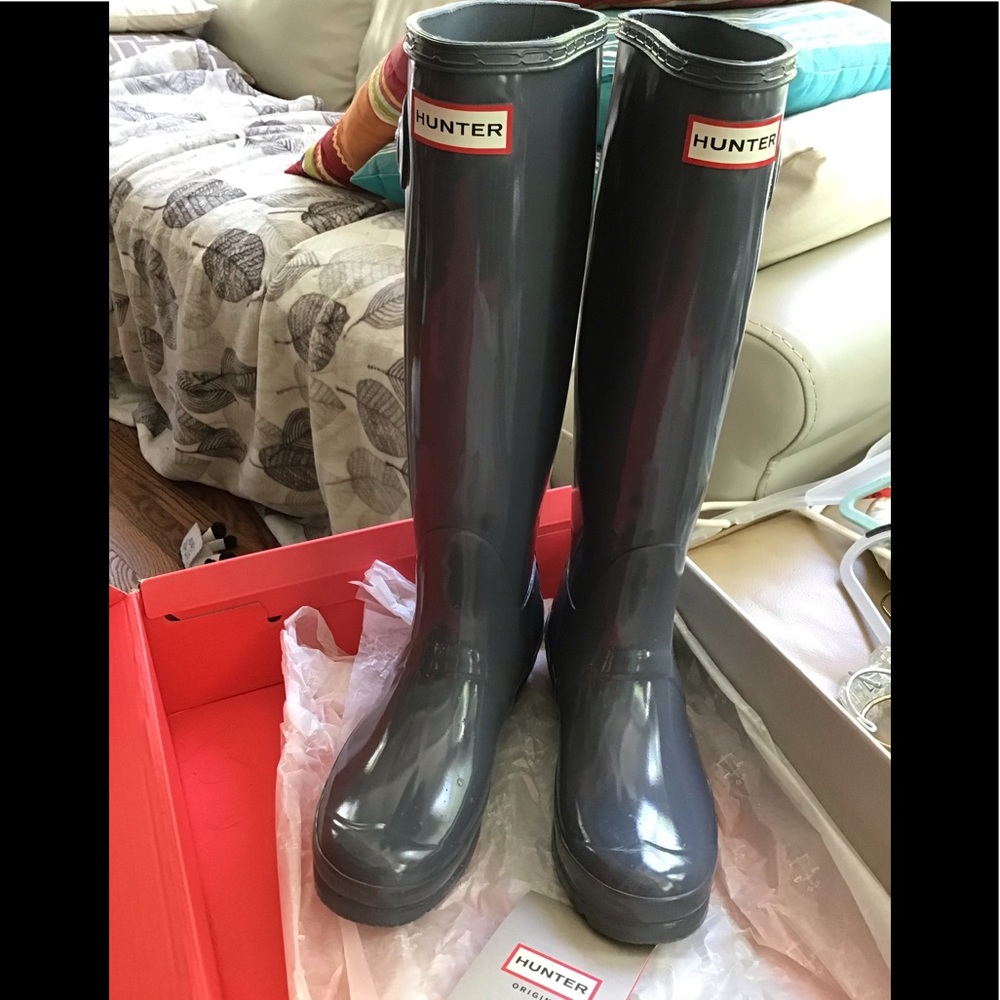 Hunter Orginal ladies tall gloss graphite boots size 6
